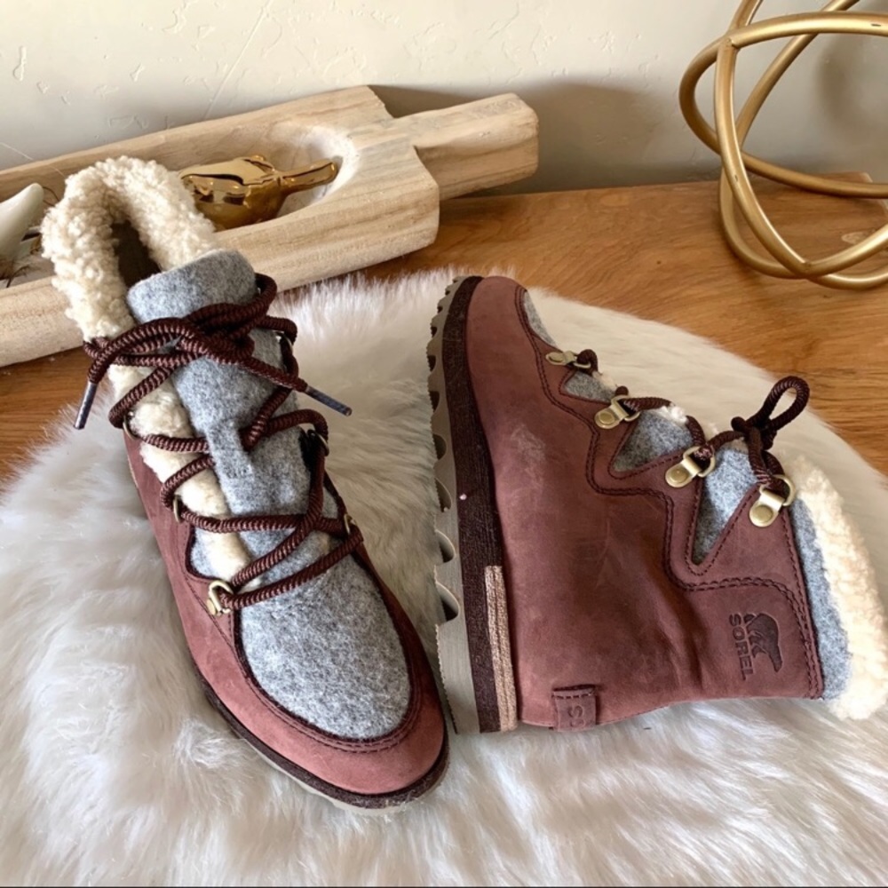 Sorel hiking snow boots. New